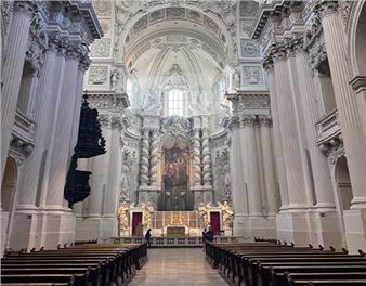 Before Two Wars: Munich, In and Out of Shadow